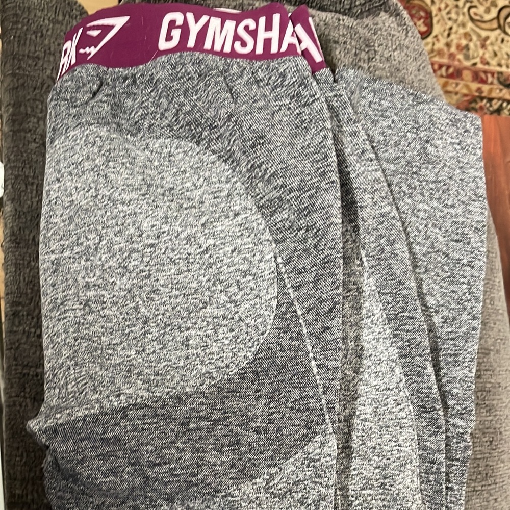 Gray gymshark leggings